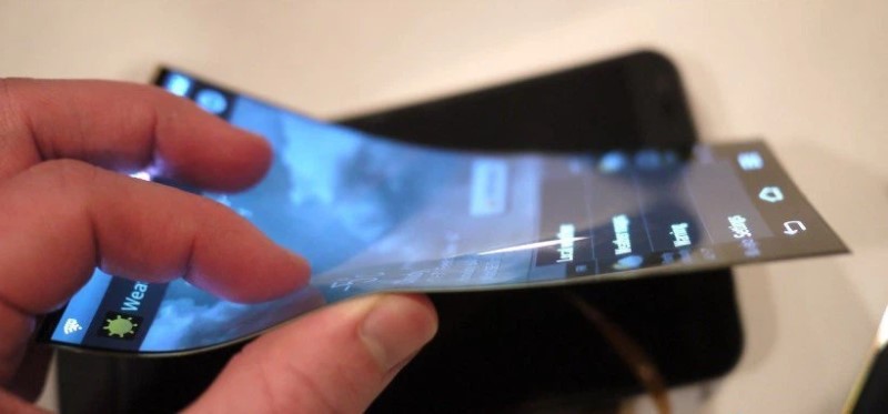 Tìm hiểu về màn hình OLED - Màn hình OLED có bền không? Có nên sử dụng màn hình OLED?